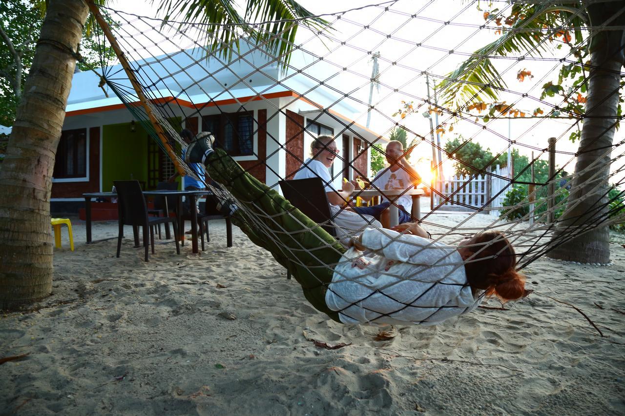 Funky Art Beach House Alappuzha Exterior photo