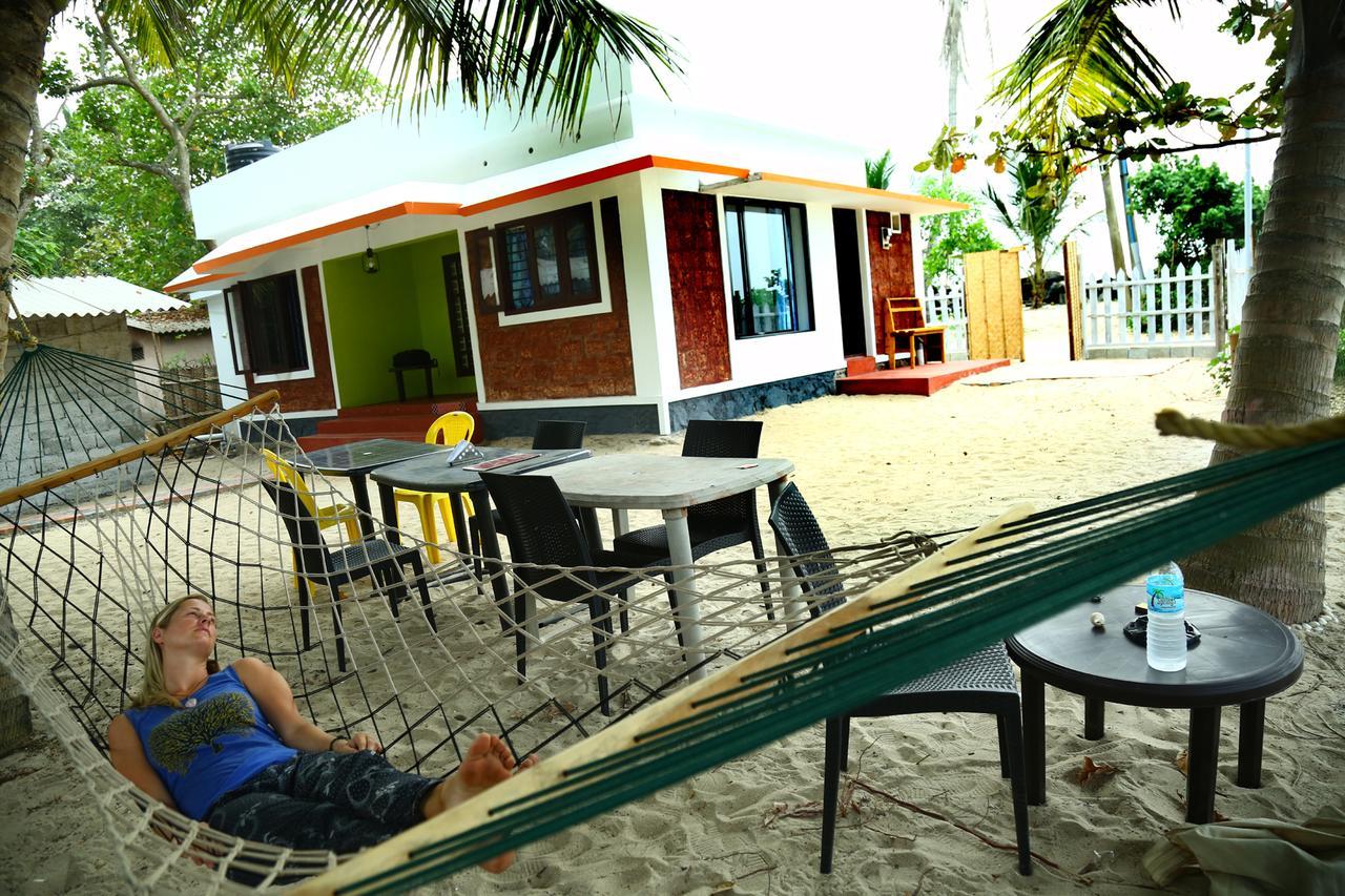 Funky Art Beach House Alappuzha Exterior photo